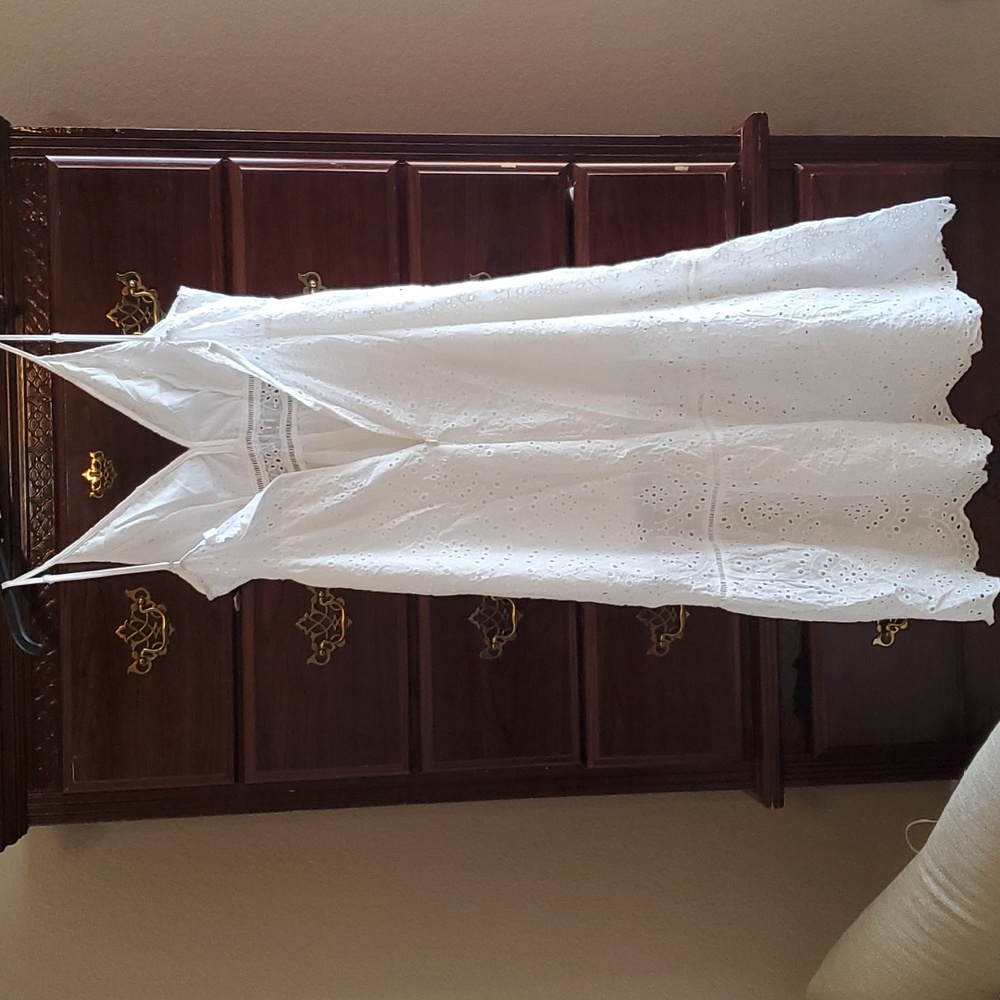 EUC white eyelet subdress - Picture 5 of 8